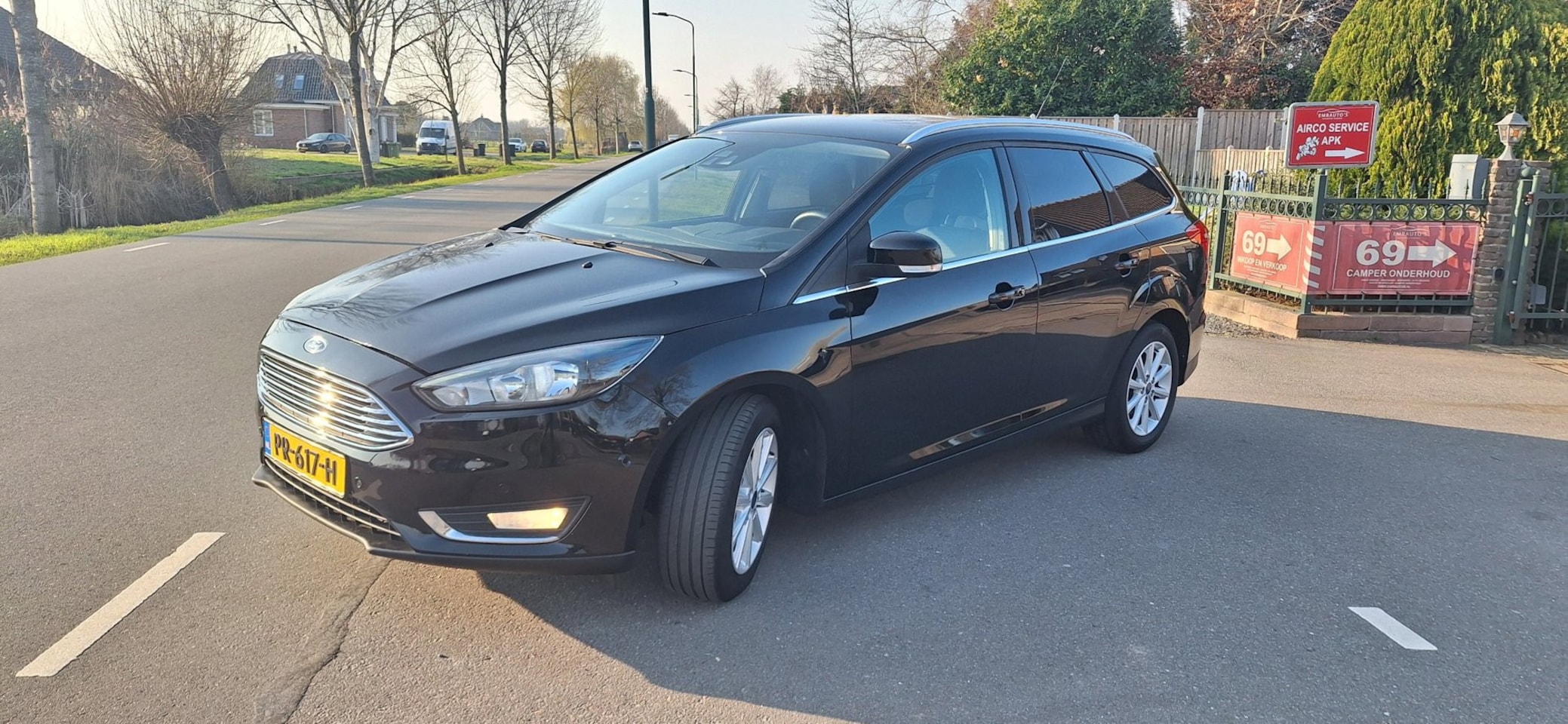 Ford Focus Wagon - 1.0 Titanium 1.0 Titanium - AutoWereld.nl