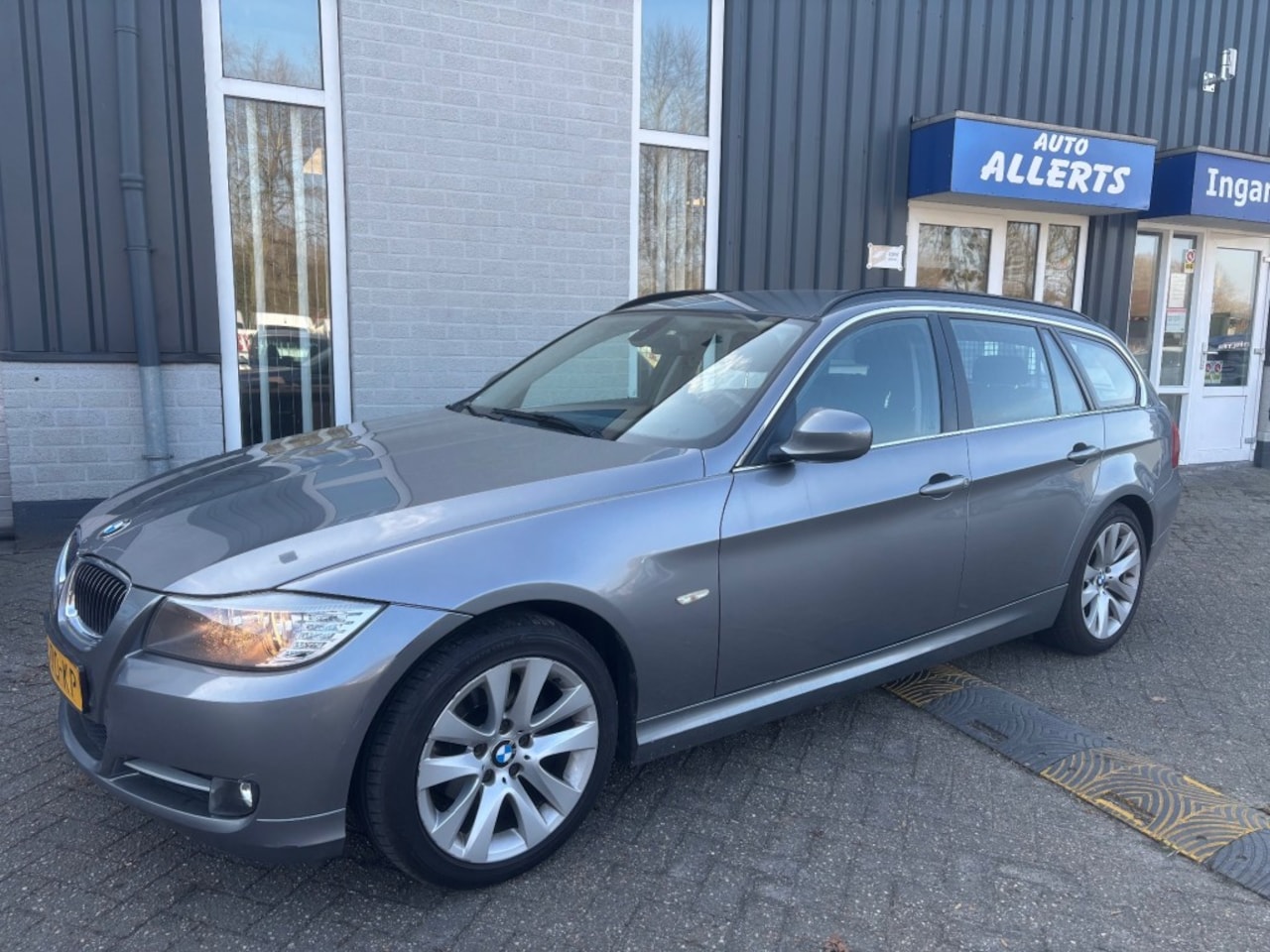 BMW 3-serie - 318I L.LUX LINE - AutoWereld.nl