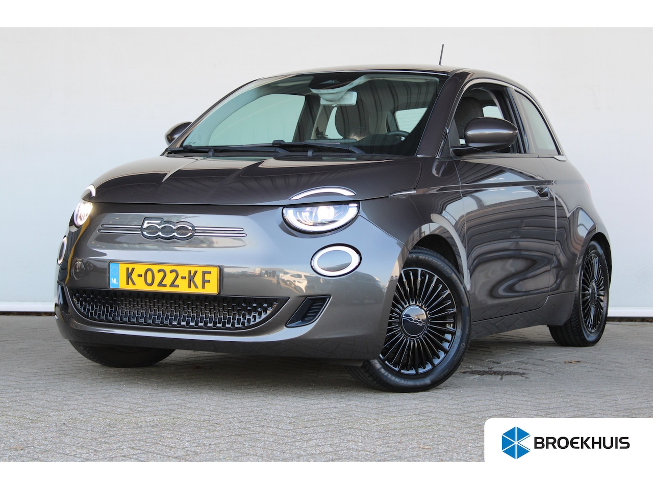 Fiat 500 - Icon 42 kWh | Achteruitrijcamera | Cruise control | Climate control | Keyless start | - AutoWereld.nl