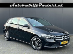Mercedes-Benz B-klasse - B 180 Aut. LED Sportstoel Camera Navi Cruise PDC Trekhaak NL-auto