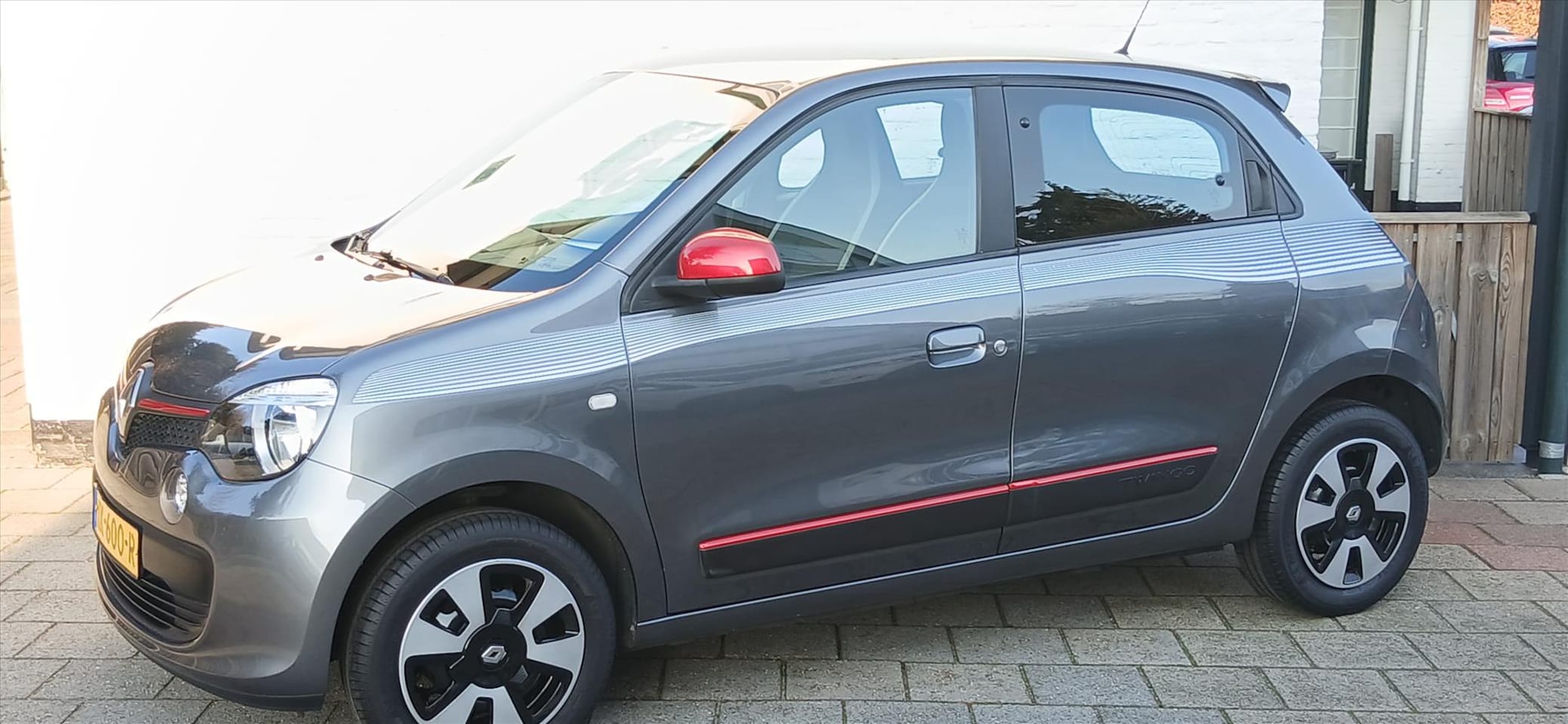 Renault Twingo - 1.0 SCe 70pk Collection 24500 KM !!! - AutoWereld.nl