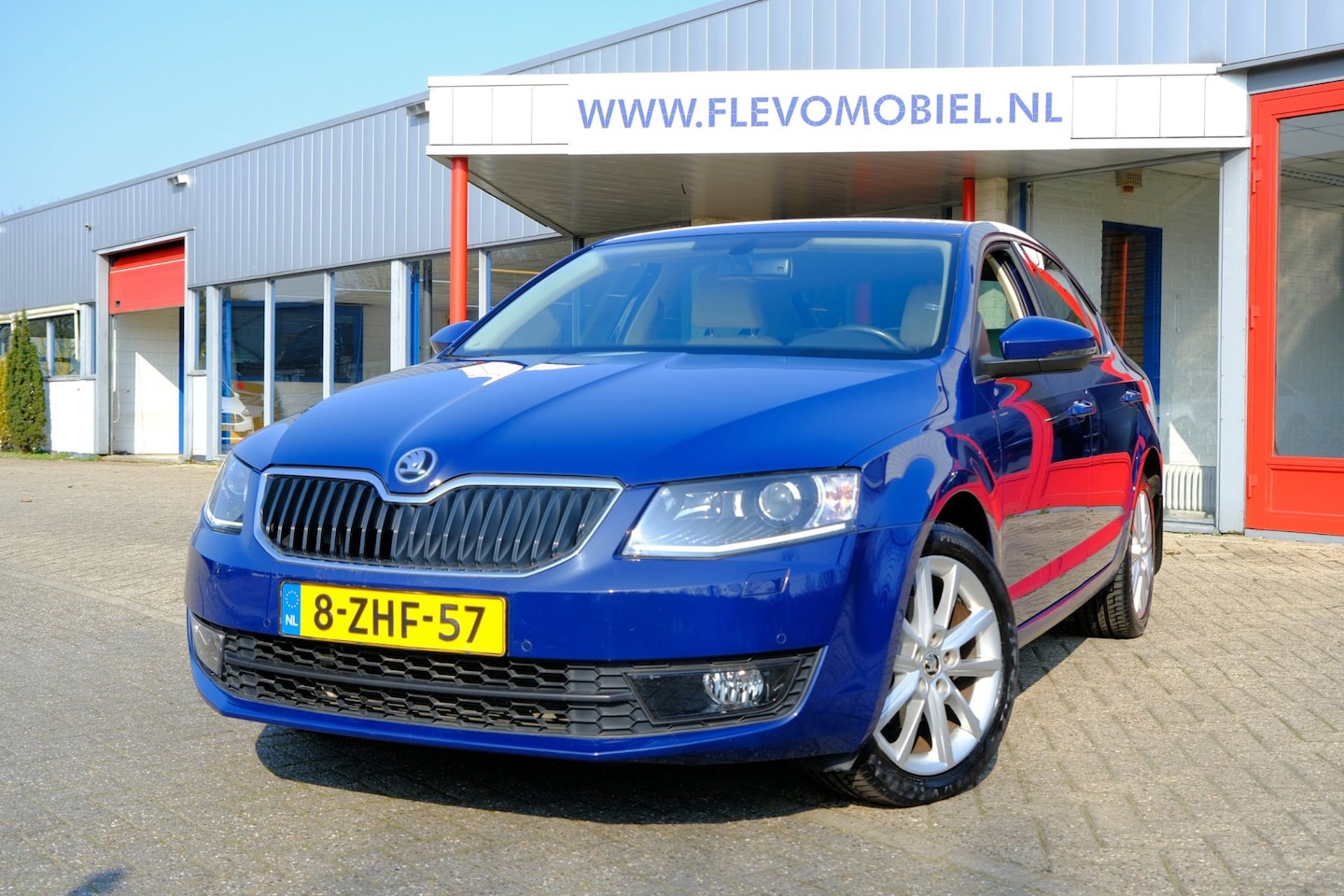 Skoda Octavia - 1.4 TSI Greentech Elegance Businessline Aut. Navi|Leder-Alcantara|Clima|Stoelverw|Xenon - AutoWereld.nl