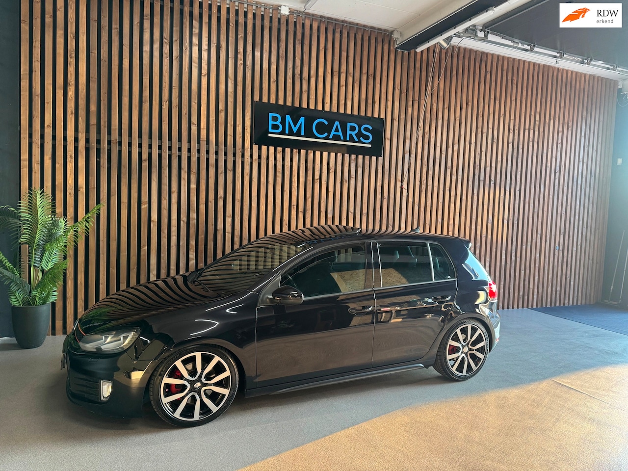 Volkswagen Golf - 2.0 TFSI GTI Automaat,Schuifdak,Leer - AutoWereld.nl