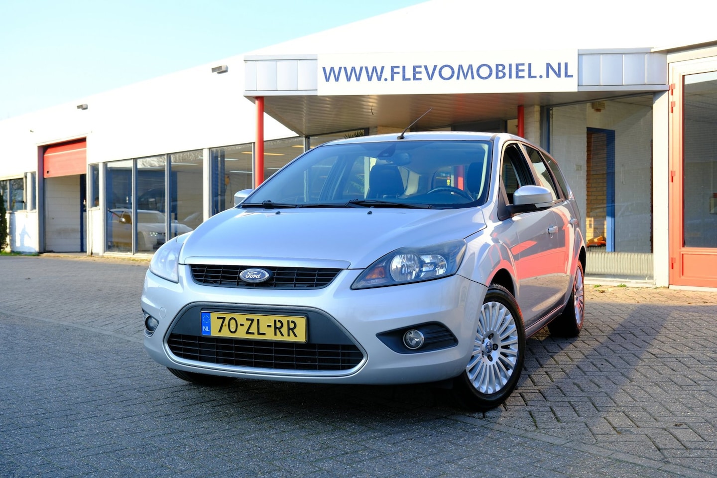Ford Focus Wagon - 2.0 Titanium Clima|Cruise|LMV|Trekhaak|PDC - AutoWereld.nl