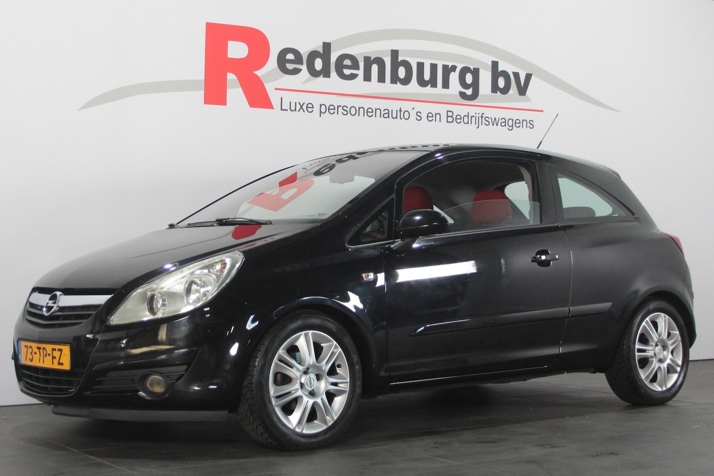 Opel Corsa - 1.2-16V Enjoy - Airco / Radio cd / Stoel+stuur - AutoWereld.nl
