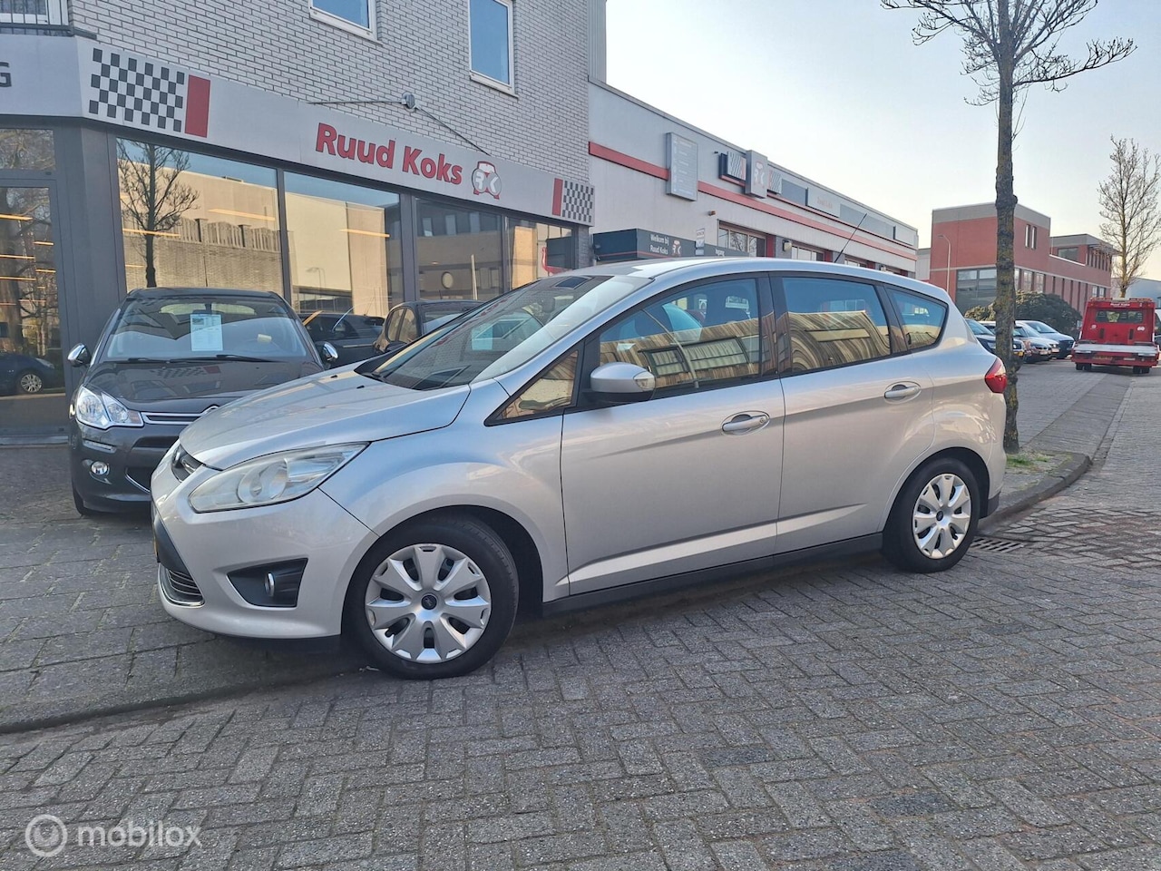Ford C-Max - 1.6 TREND / Trekhaak / Airco / - AutoWereld.nl
