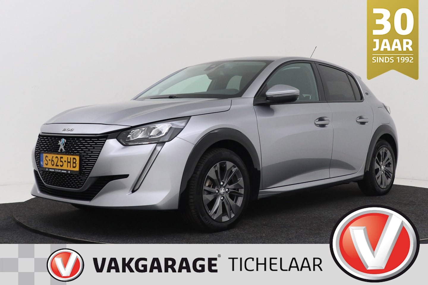 Peugeot e-208 - EV Allure Pack 50 kWh | CarPlay | Camera | Stoelverwarming | 3-Fase | Climate Control | - AutoWereld.nl