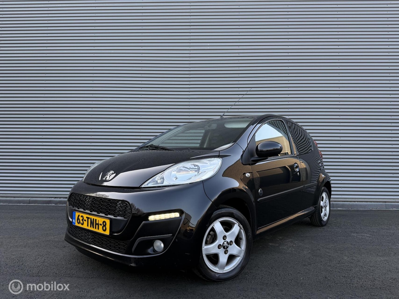 Peugeot 107 - 1.0-12V Envy | Airco | Bluetooth | LED | Elek ramen | Toerenteller | Lichtmetalen Velgen - AutoWereld.nl