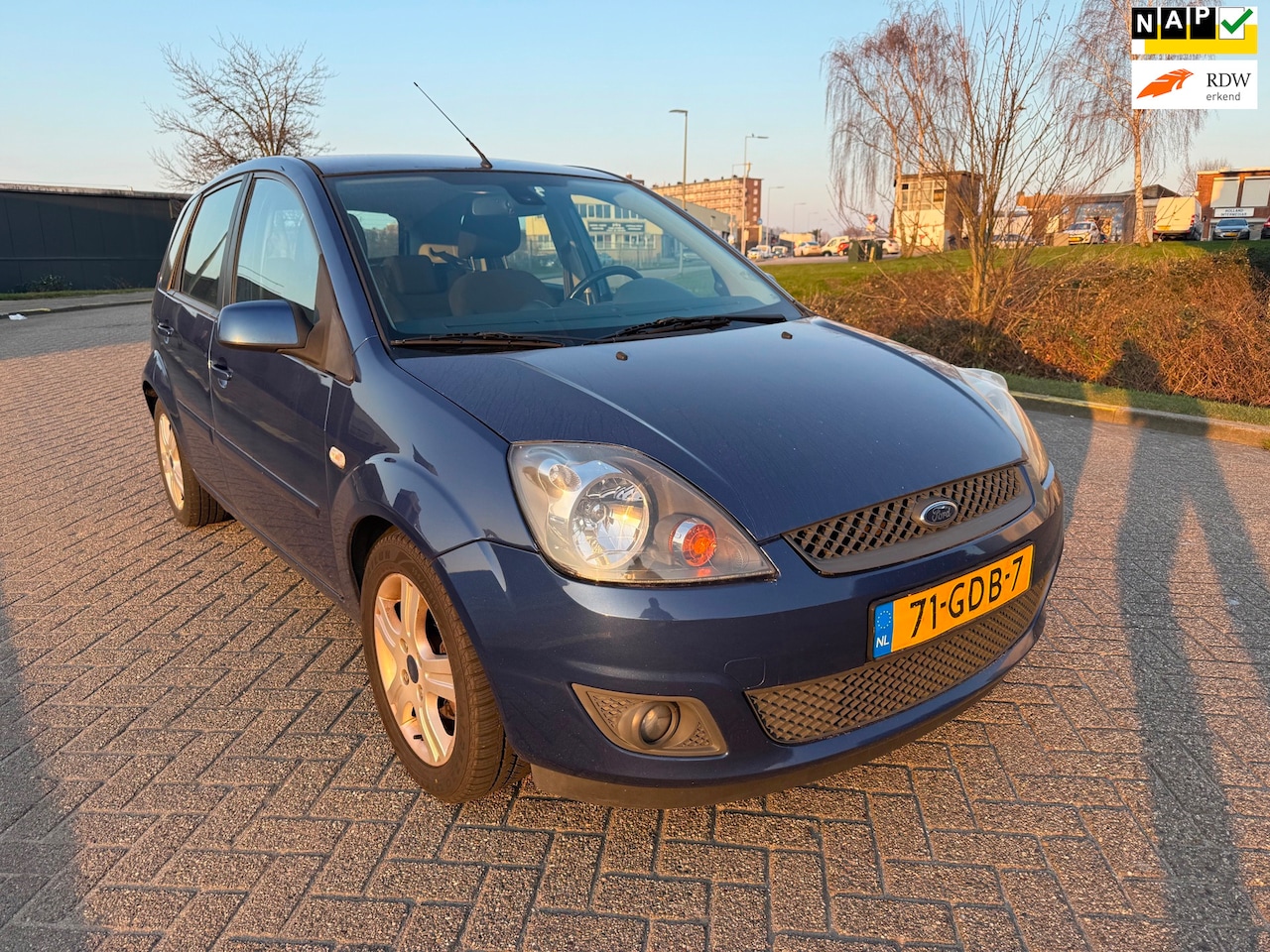 Ford Fiesta - 1.3-8V Futura XL LUX AUTO - AutoWereld.nl