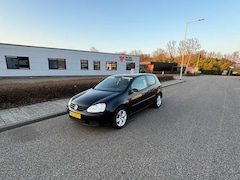 Volkswagen Golf - 1.6 Trendline AIRCO