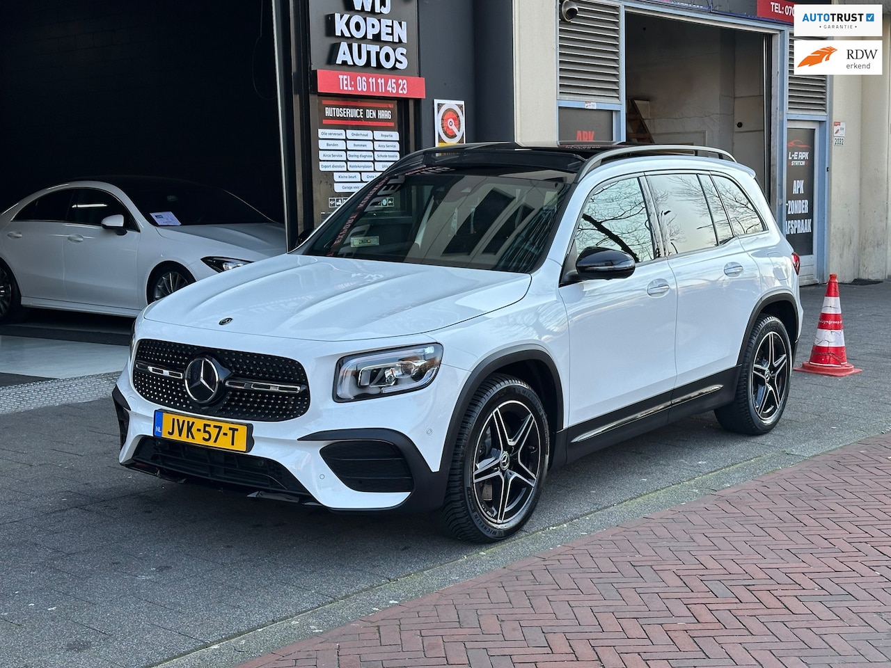Mercedes-Benz GLB - 250 4MATIC Premium Plus Aut Leer Navi Carplay Pano - AutoWereld.nl