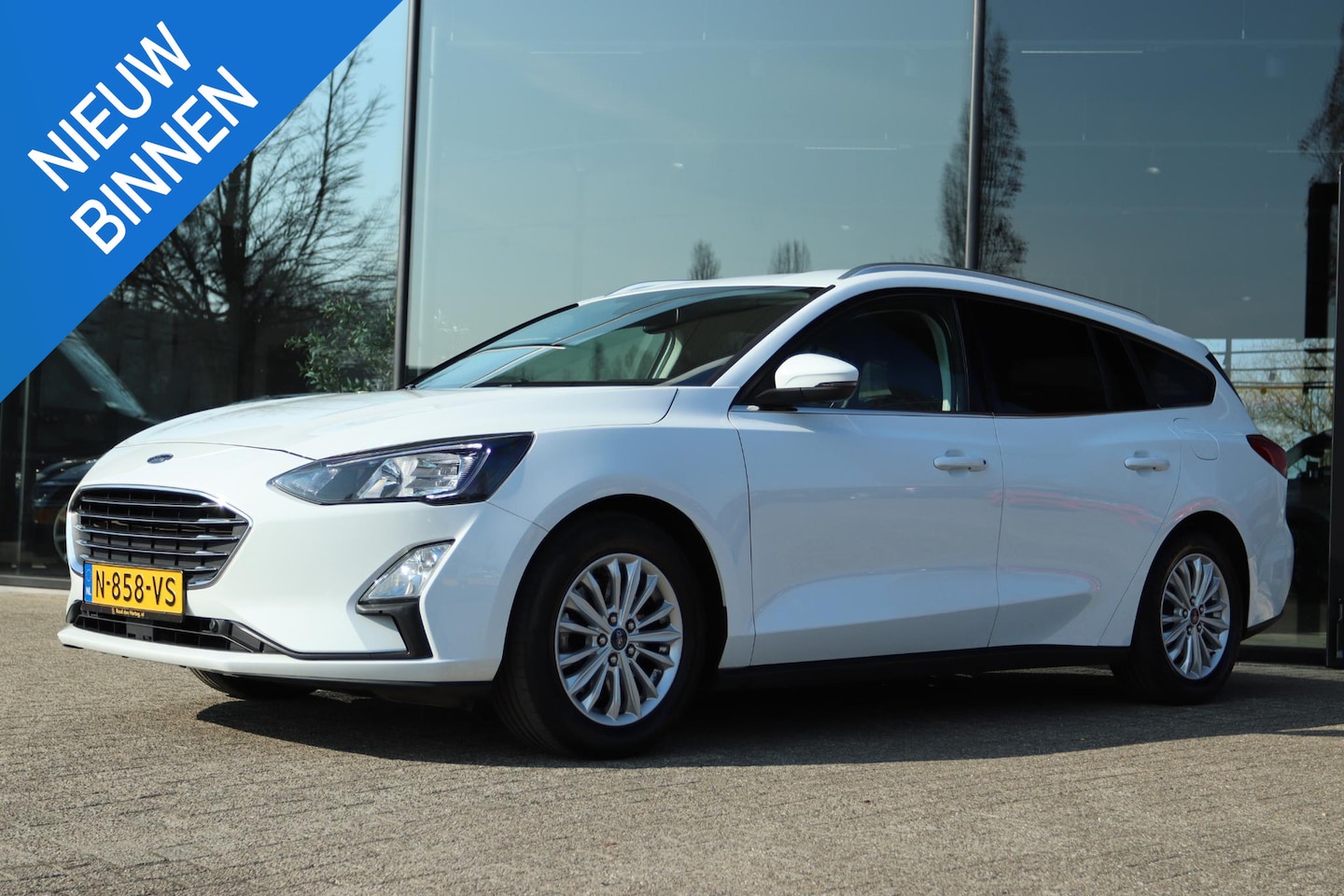 Ford Focus Wagon - 1.0 E.B. AUTOMAAT TITANIUM X ELEK. TREKHAAK | LED | CAMERA | CARPLAY | KEY-LESS - AutoWereld.nl
