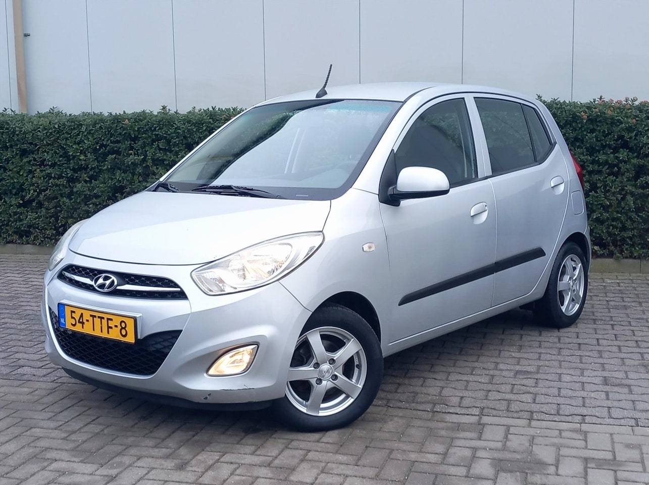 Hyundai i10 - 1.2i 85pk Plus Airco - AutoWereld.nl
