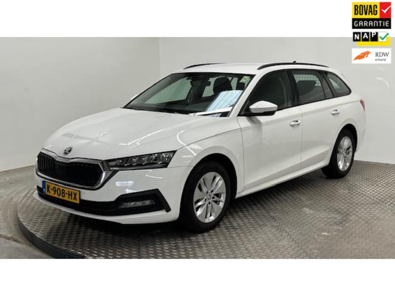 Skoda Octavia Combi - 1.0 e-TSI Business Edition benzine automaat parkeersensoren navigatie led android carplay - AutoWereld.nl