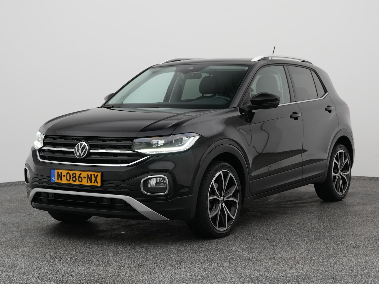 Volkswagen T-Cross - 1.0 TSI R-Line | VIRTUAL | ADAPTIVE | STOELVERW. | TREKHAAK - AutoWereld.nl