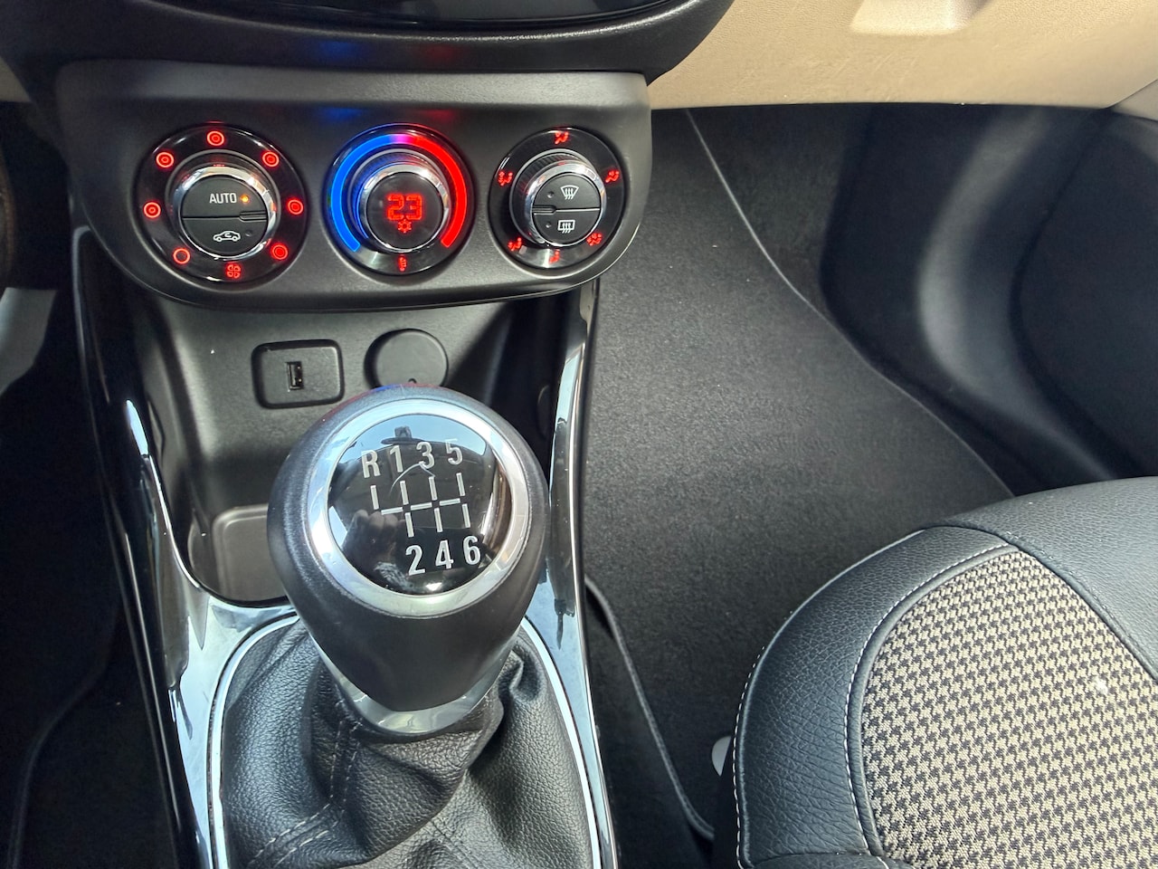 Opel ADAM - 1.0 Turbo Rocks Online Edition Navigatie