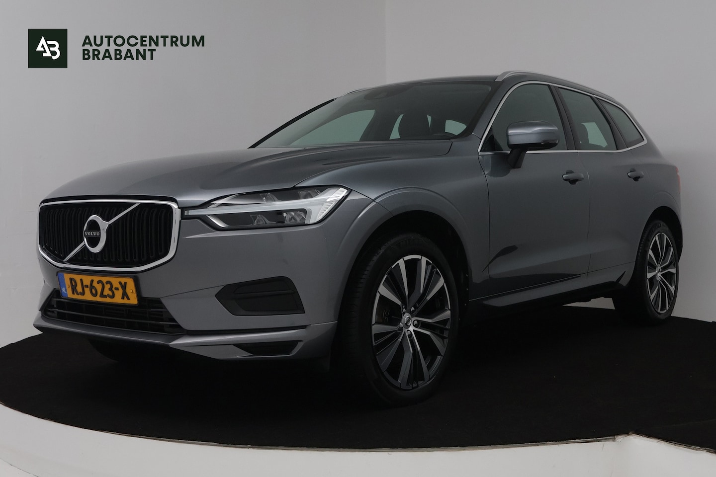 Volvo XC60 - 2.0 T5 AWD Momentum (TREKHAAK, STOELVERWARMING, ELEKTR STOELEN, CRUISE CONTROL, PARKEERSEN - AutoWereld.nl
