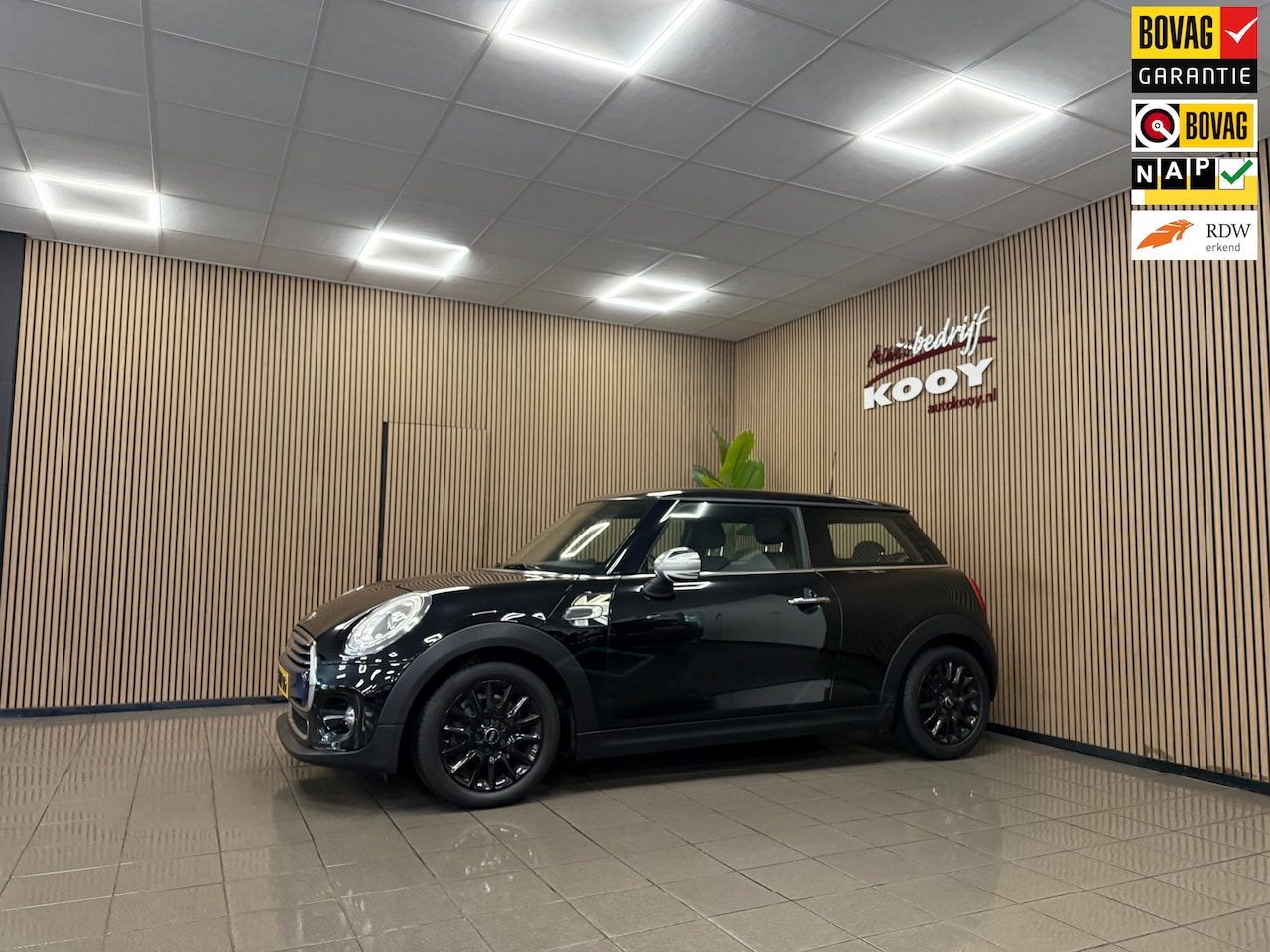 MINI Cooper - Mini 1.5 * Navigatie / Cruise control / LM Velgen / NL Auto * - AutoWereld.nl