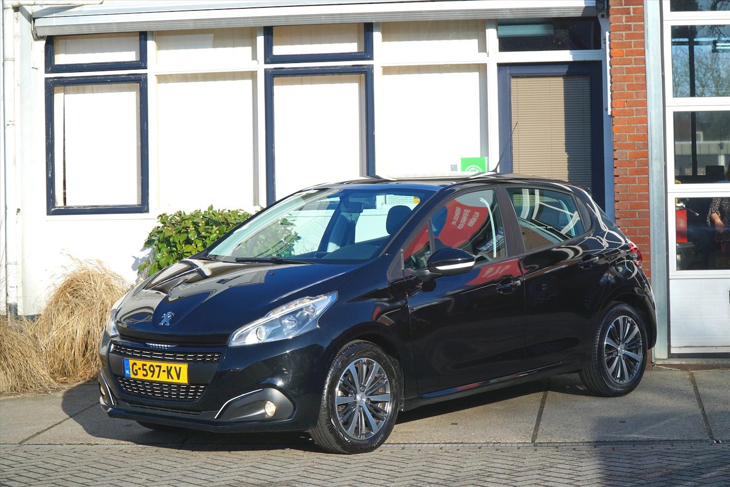 Peugeot 208 - Style climate, camera en AppleCarplay - AutoWereld.nl