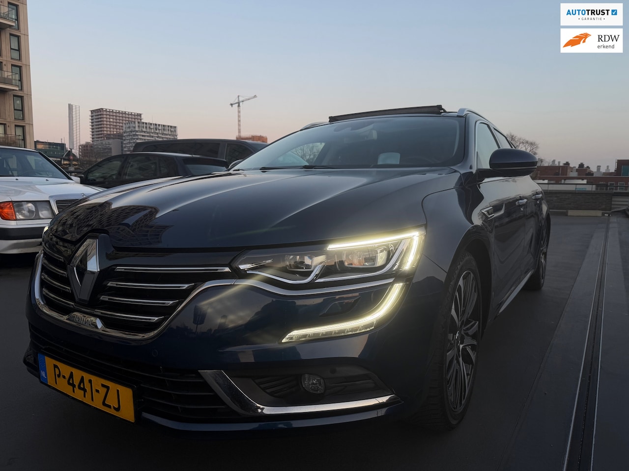 Renault Talisman Estate - 1.6 TCe Initiale Paris Vol Option Adaptief Cruise Pano Stuur en Stoel Verwarming en Koelin - AutoWereld.nl