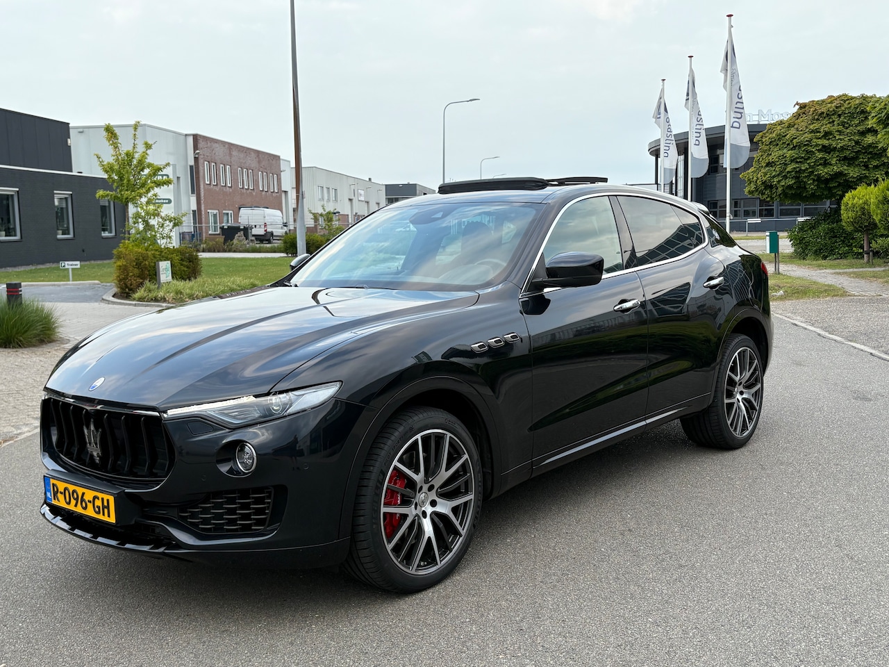 Maserati Levante - 3.0 V6 S AWD GranLusso SUV - AutoWereld.nl