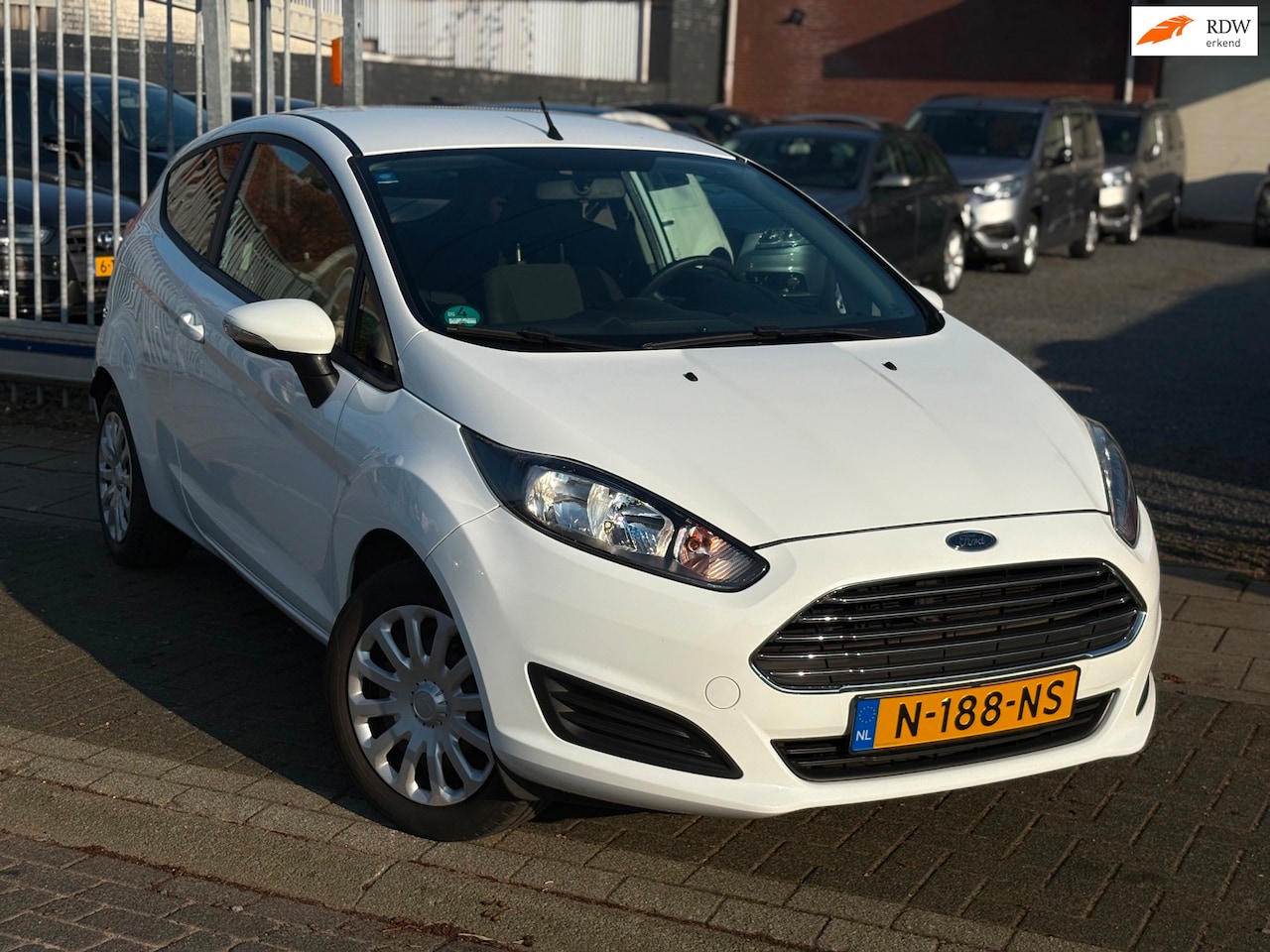 Ford Fiesta - 1.25 ! Airco ! Bj : 2014 - km stand : 142.923 | - AutoWereld.nl