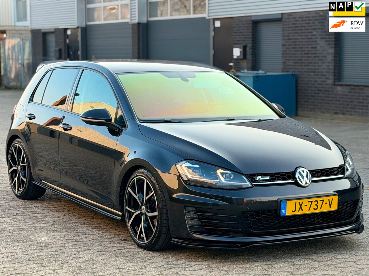 Volkswagen Golf - 1.2 TSI Highline Virtual Cockpit R-line Camera Cruise Boekjes - AutoWereld.nl