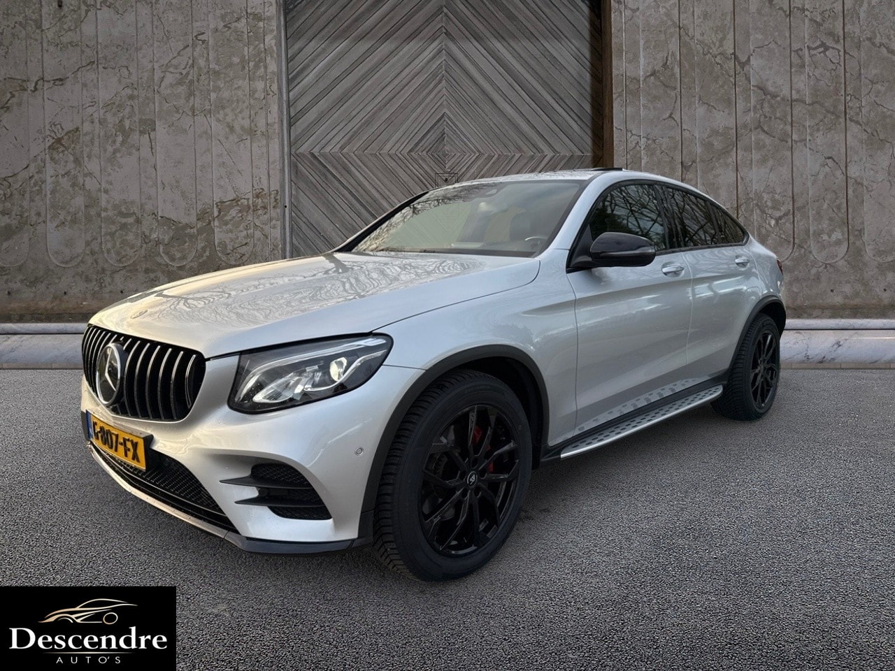Mercedes-Benz GLC-klasse Coupé - 250 4MATIC Premium Plus AMG line - AutoWereld.nl