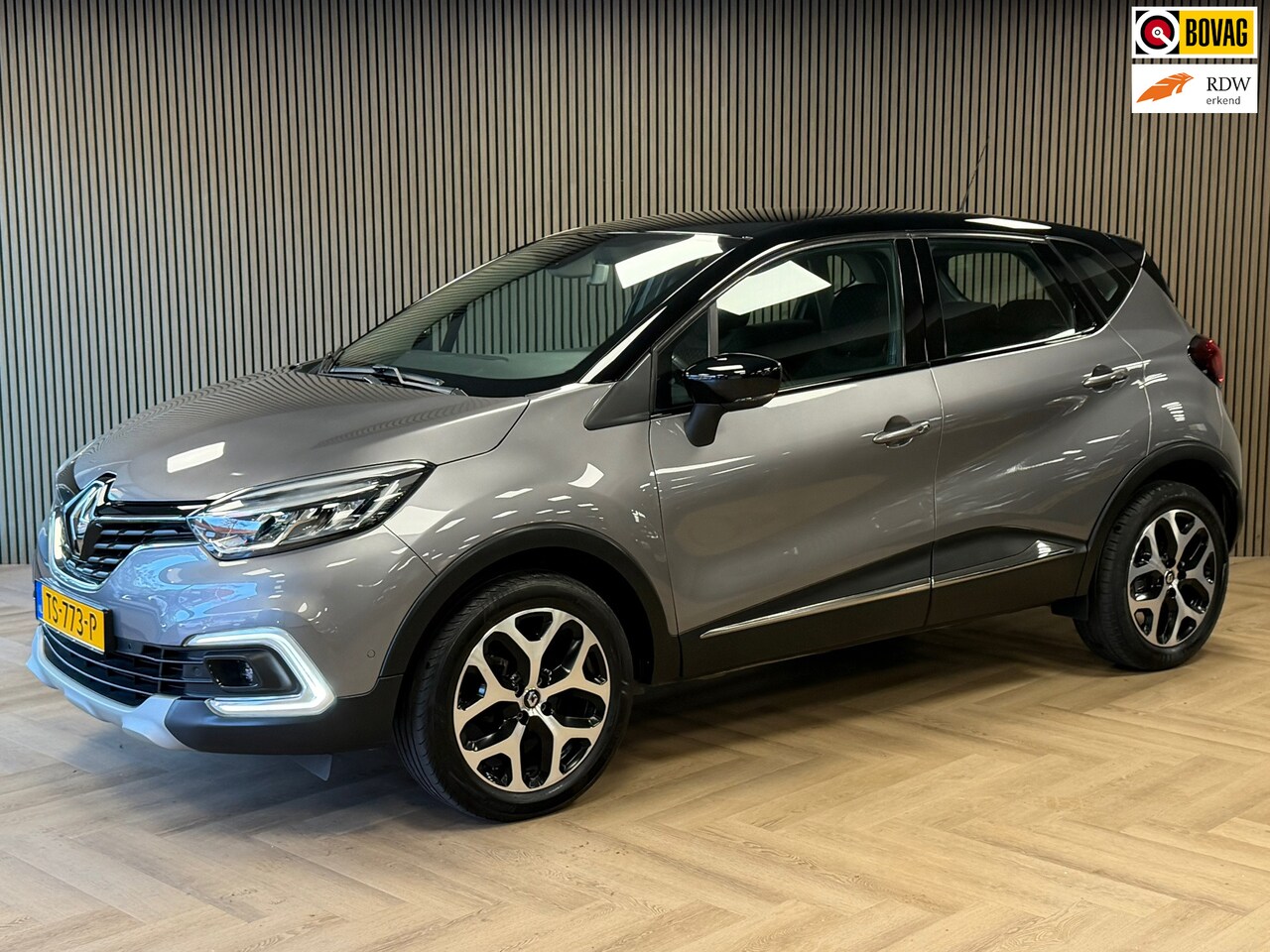 Renault Captur - 0.9 TCe Intens NAVIGATIE XENON KEYLESS-GO AIRCO CRUISE PDC START/STOP BLUETOOTH - AutoWereld.nl