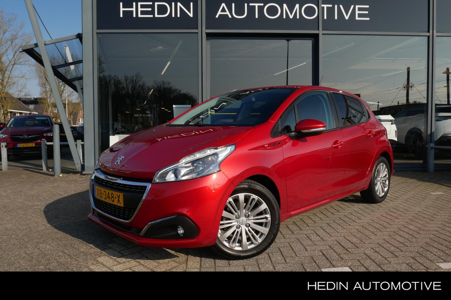 Peugeot 208 - 1.2 Signature 110PK Automaat - AutoWereld.nl