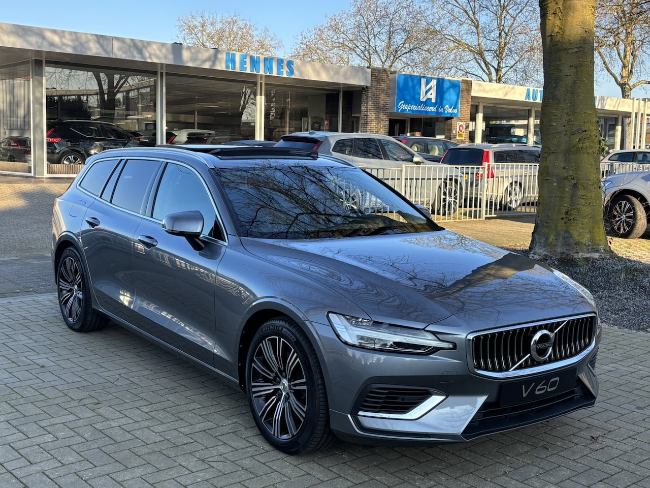 Volvo V60 - T6 341pk Recharge AWD Inscription Pano Keyless Pilot Assist - AutoWereld.nl