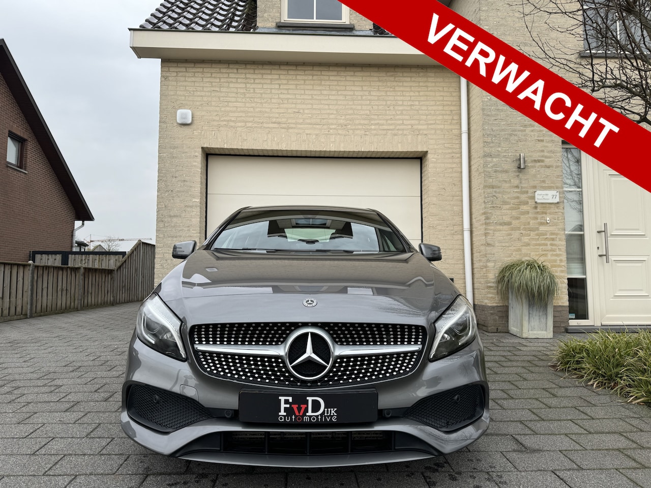 Mercedes-Benz A-klasse - 180 AMG Facelift Navi Clima SportLeder Led 19" Pdc A45 pakket - AutoWereld.nl