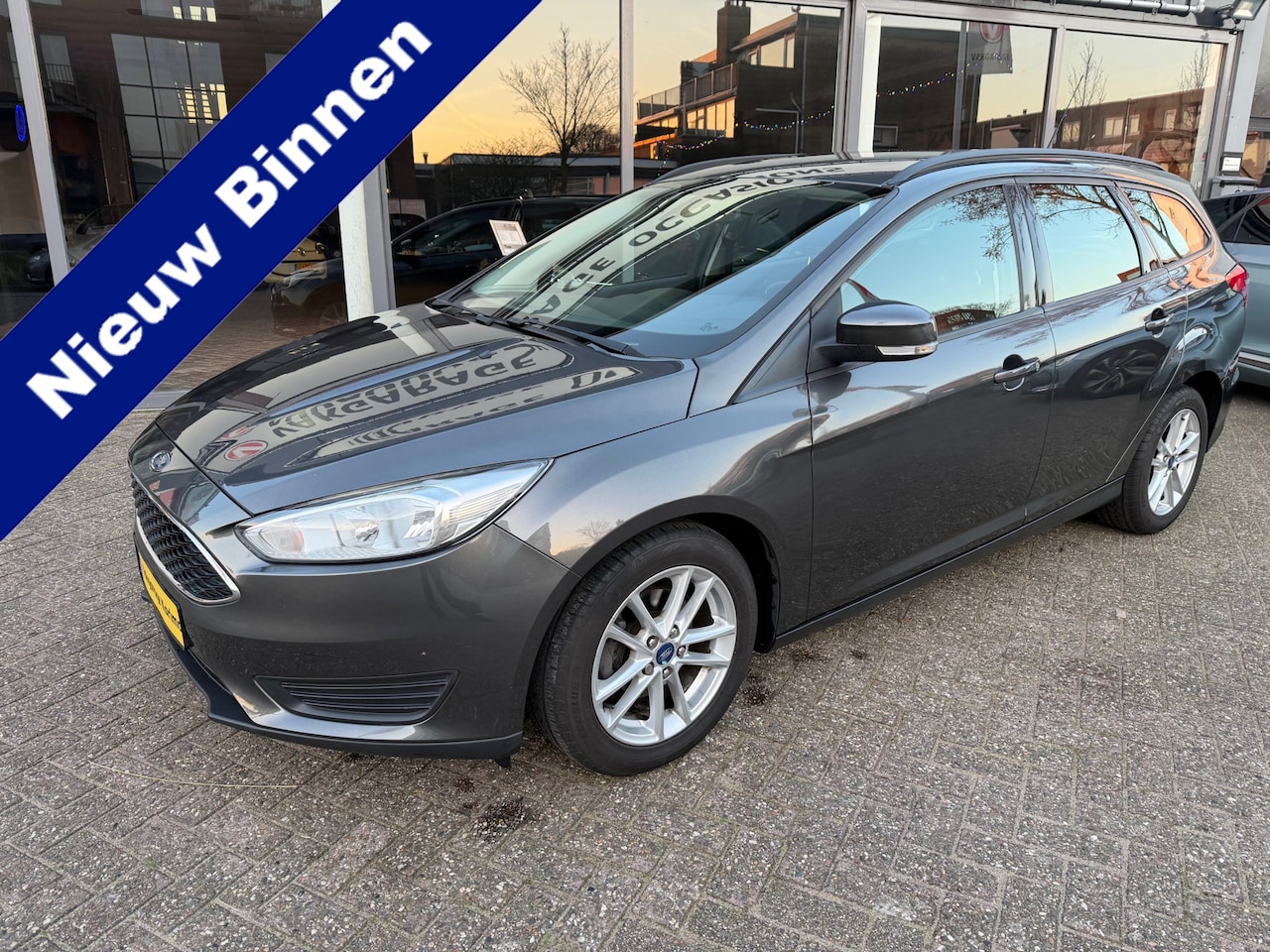 Ford Focus Wagon - 1.0 Trend 1.0 Trend - AutoWereld.nl