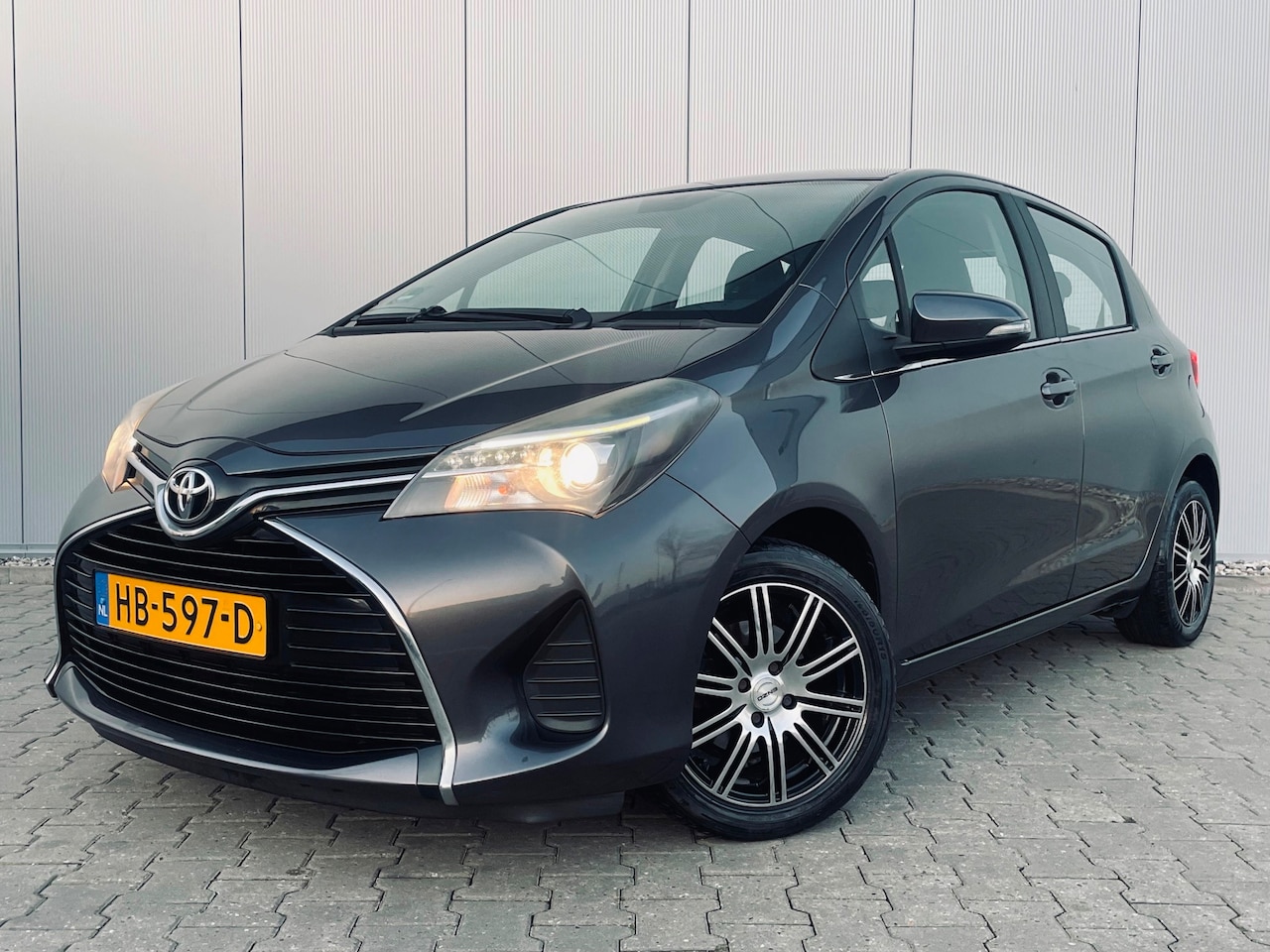 Toyota Yaris - 1.0 VVT-i Style 1.0 VVT-i Style, ecc, navi, camera - AutoWereld.nl