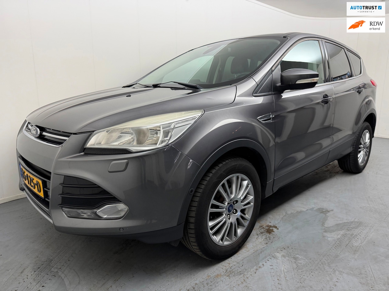Ford Kuga - 1.6 Titanium Plus # Camera # Navi # Pdc # Trekhaak # Lmv # KeyLess - AutoWereld.nl