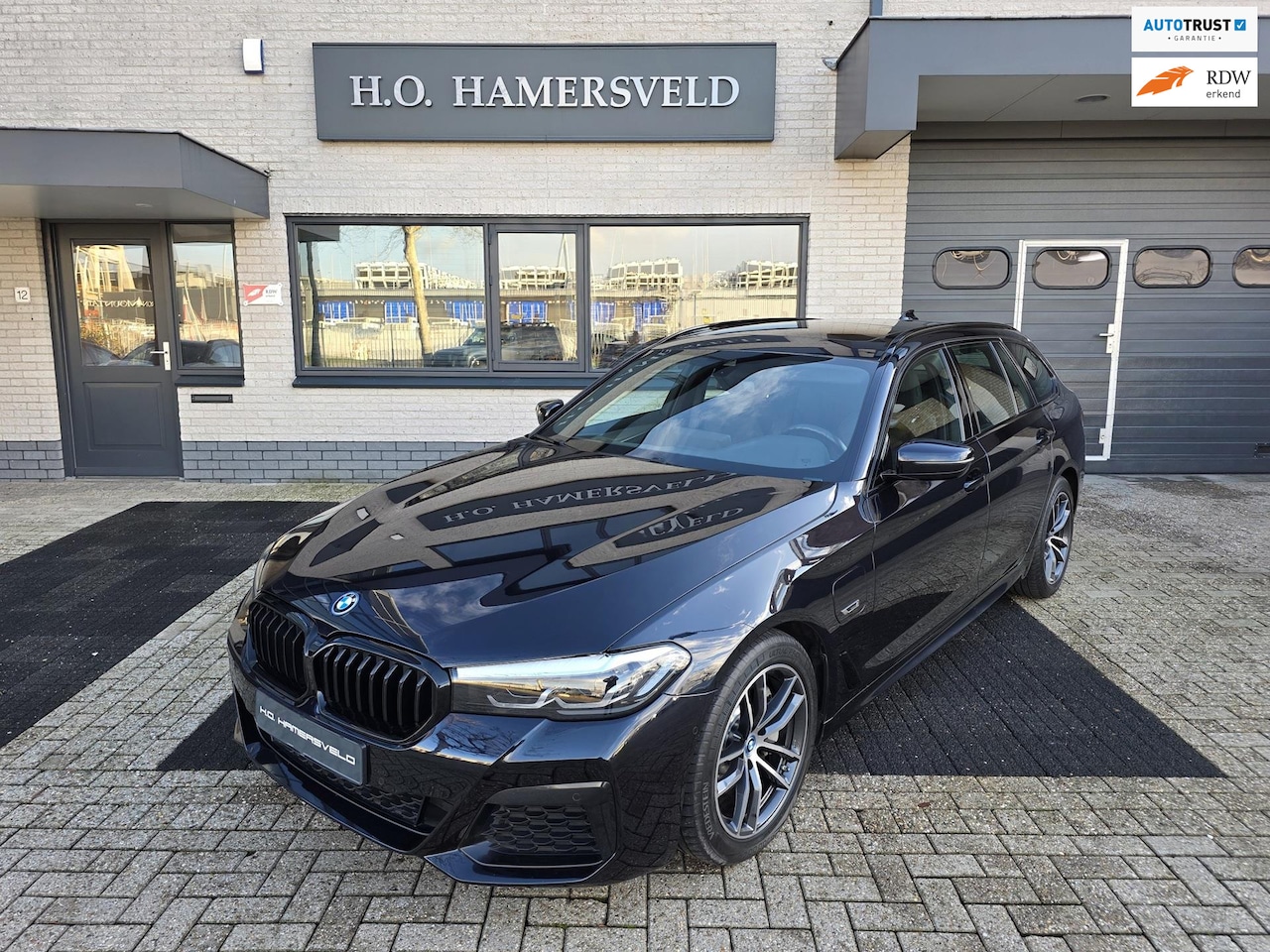 BMW 5-serie Touring - 520e M-Pack Pano - AutoWereld.nl