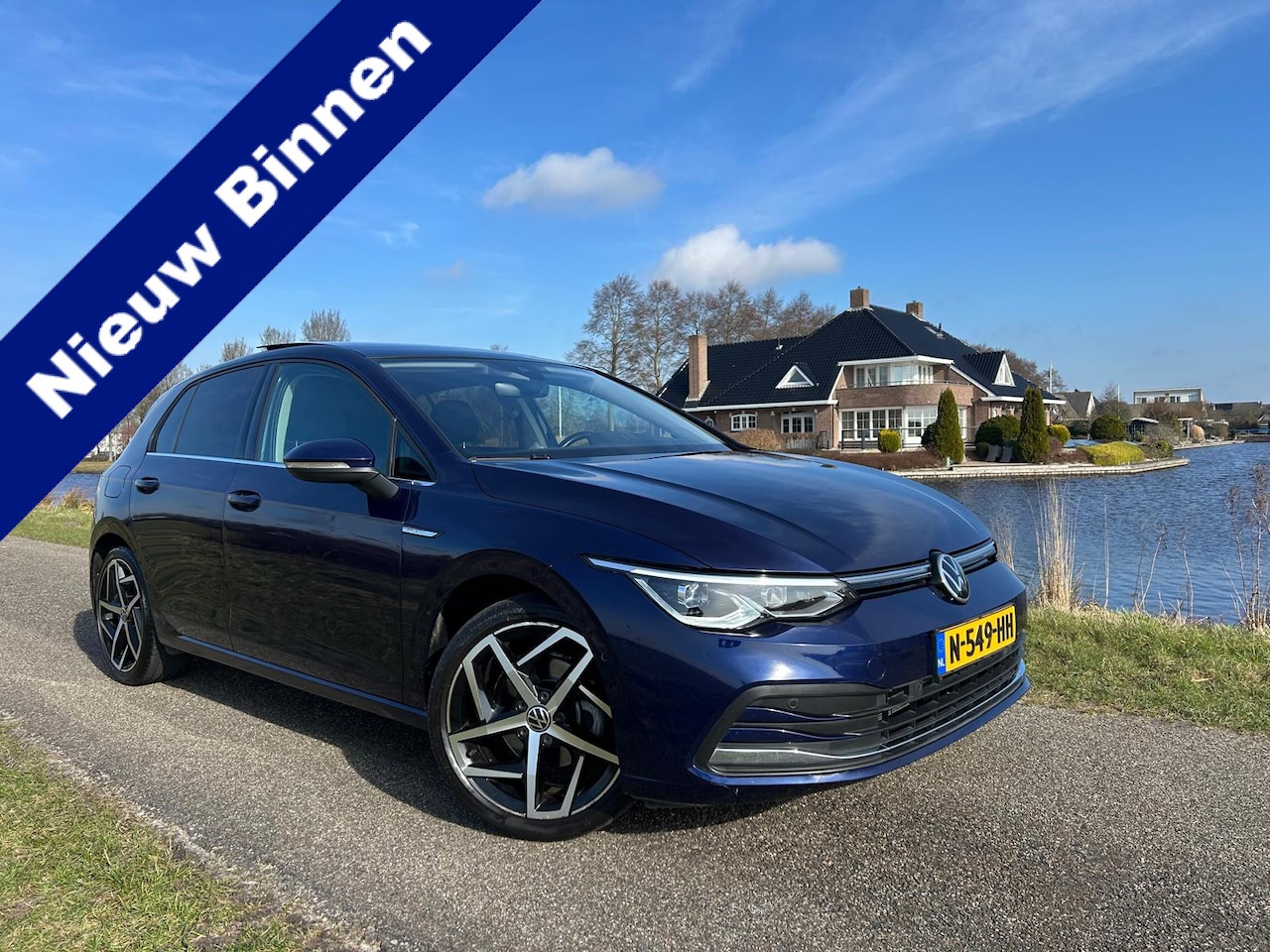 Volkswagen Golf - 1.5 eTSI R-Line Panoramadak / Ergocomfortstoel / Automaat - AutoWereld.nl
