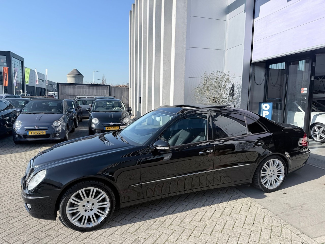 Mercedes-Benz E-klasse - 230 V6 Sport Edition UNIEK! NAP! PANO! LEER! 18INCH! INRUIL MOGELIJK! - AutoWereld.nl