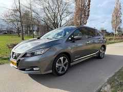 Nissan LEAF - Tekna 40 kWh Nieuwstaat | ProPilot | Stoel + Stuurvw | 360 Camera | Bose | 2e eigenaar