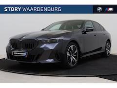 BMW 5-serie - 530e M Sport Automaat / Panoramadak / Trekhaak / Bowers & Wilkins / Stoelventilatie / Comf