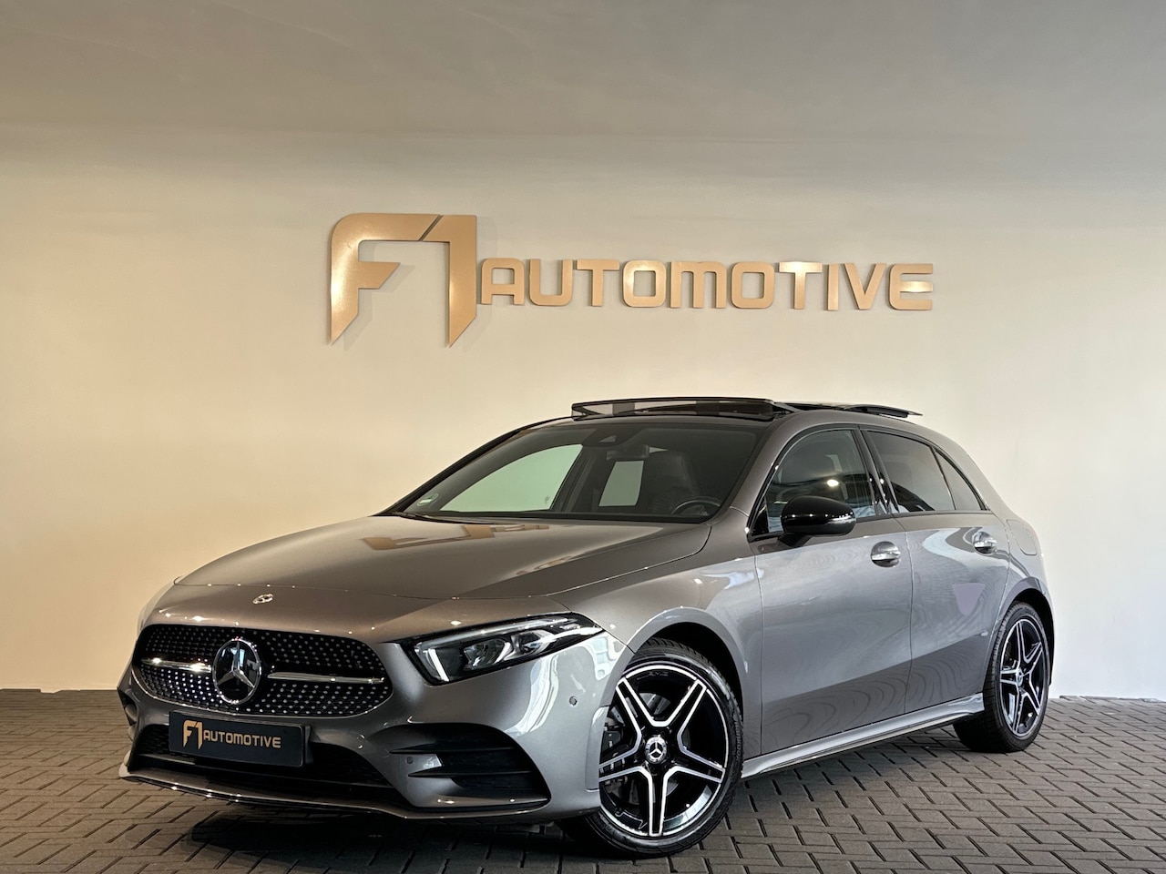 Mercedes-Benz A-klasse - 250 e AMG Pano|Night|Sfeer|Keyles|NAP - AutoWereld.nl