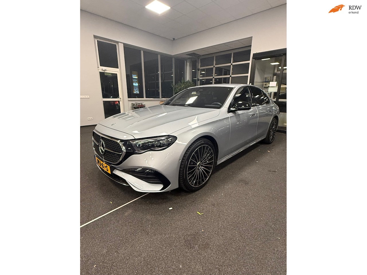 Mercedes-Benz E-klasse - 300 e AMG Line 300 e AMG Line - AutoWereld.nl