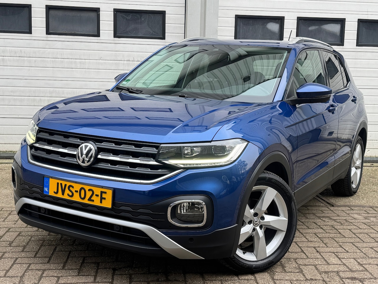 Volkswagen T-Cross - 1.0 TSI Style automaat/xenon/led/front assist/acc/lane assist/blind spot/sfeerverlichting - AutoWereld.nl