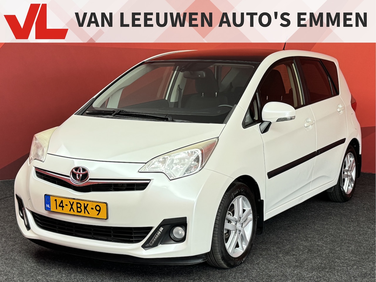 Toyota Verso S - 1.3 VVT-i Dynamic | Navigatie | Climate Control | Panorama | APK 18-01-2027 | - AutoWereld.nl