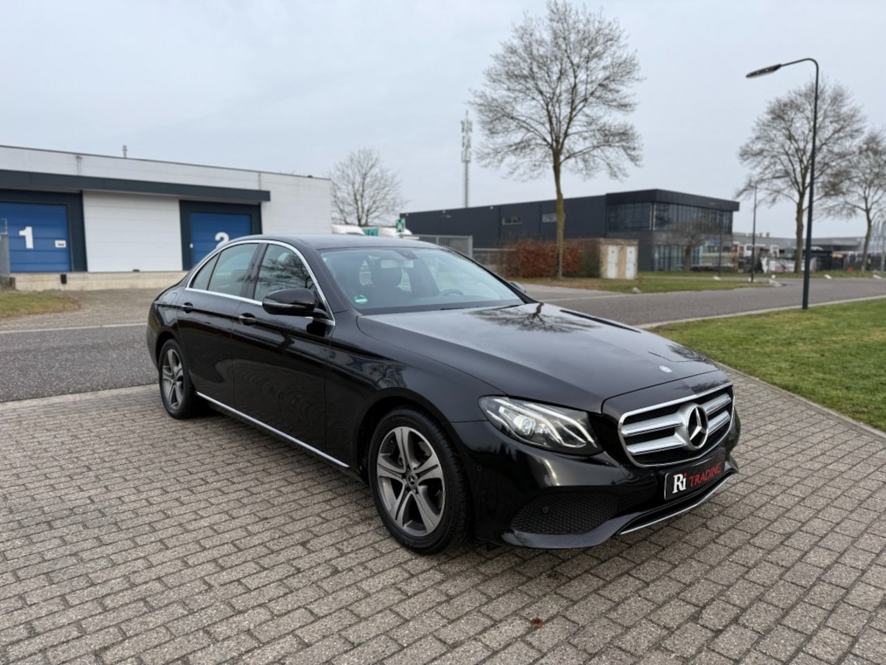 Mercedes-Benz E-klasse - 200 Premium 9G Ambient Led - AutoWereld.nl