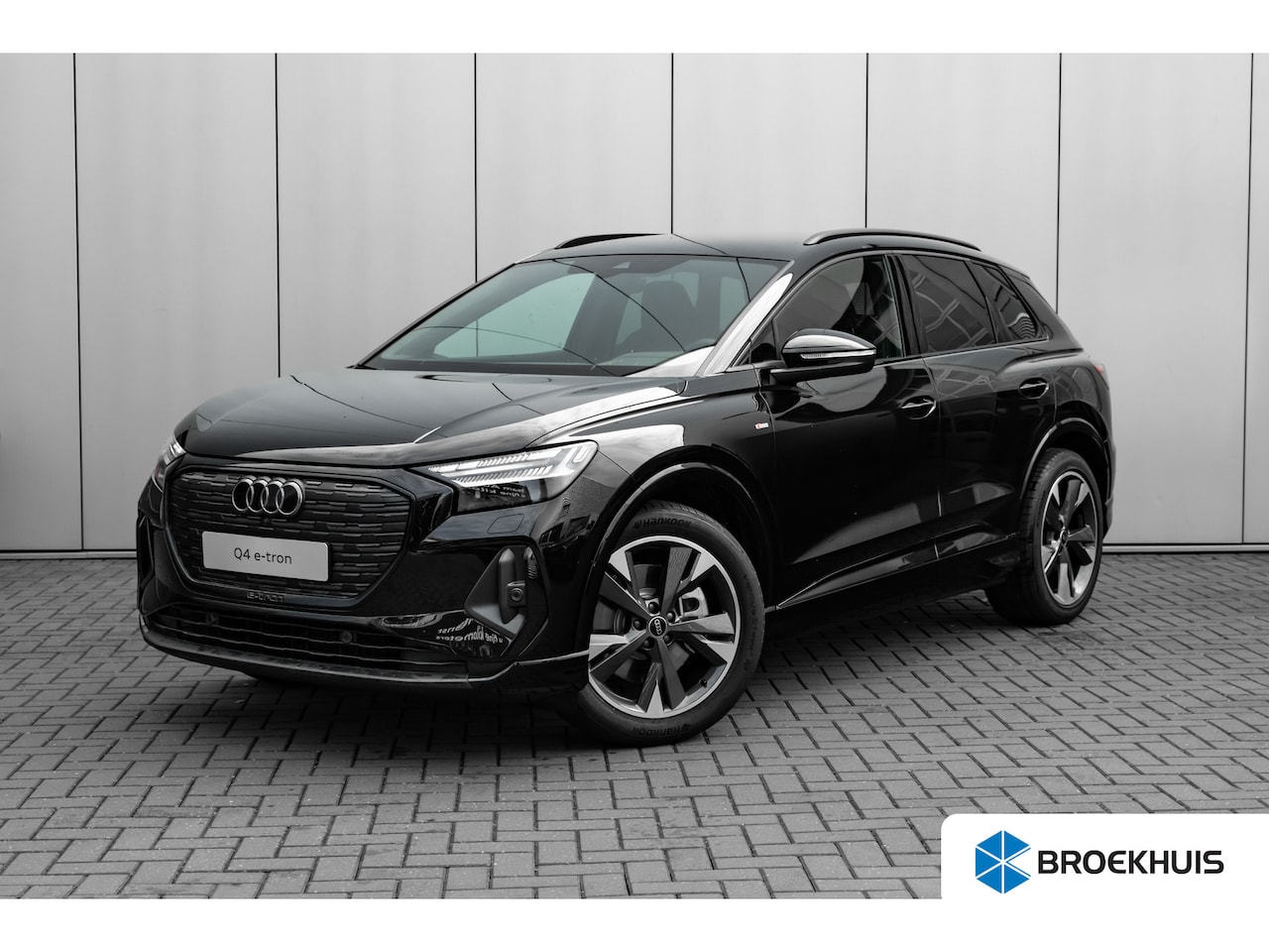 Audi Q4 e-tron - S edition Competition | Achterklep, automatisch bedienbaar | Achteruitrijcamera | Adaptive - AutoWereld.nl
