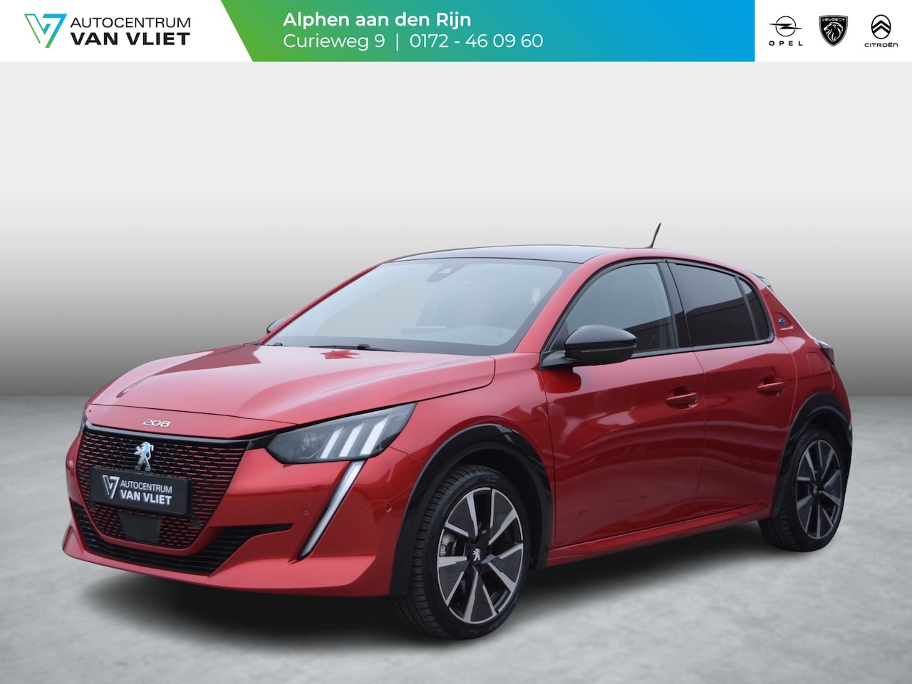 Peugeot e-208 - EV GT Pack 50 kWh SOH 95% | PANORAMADAK | CAMERA MET SENSOREN | E.C.C. | STOELVERWARMING | - AutoWereld.nl