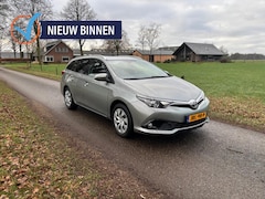 Toyota Auris Touring Sports - 1.2T Dynamic | Camera | Trekhaak | Stoelverwarming |