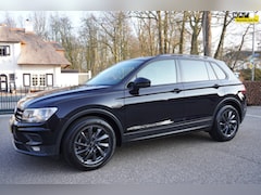 Volkswagen Tiguan - 1.4 TSI Comfortline Business Apple Carplay Trekhaak