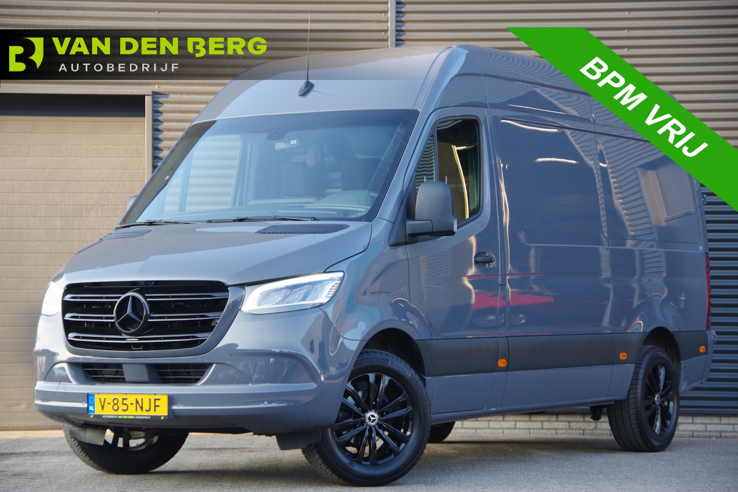 Mercedes-Benz Sprinter - 316 2.2 CDI L2H2 AUT. LED, TREKHAAK, STANDKACHEL, STOELVERWARMING, CAMERA, CRUISE, GEVEERD - AutoWereld.nl